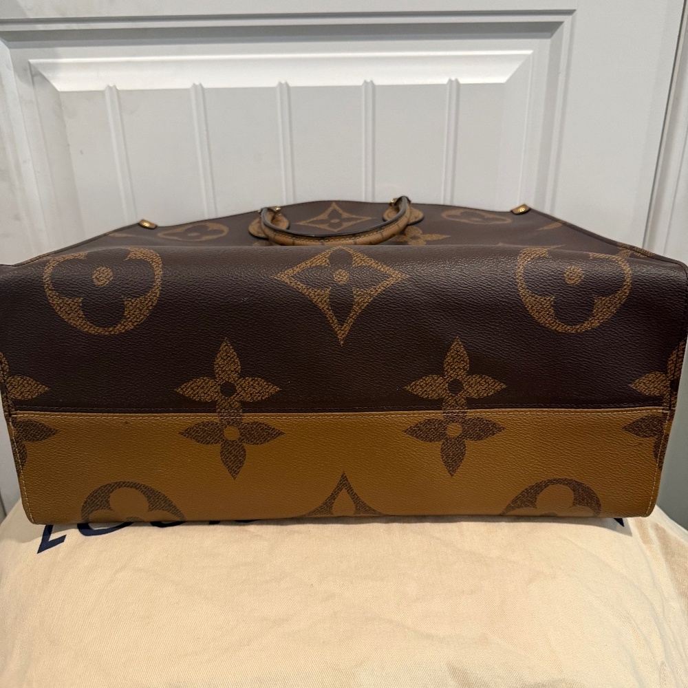Authentic Louis Vuitton ONTHEGO GM - Picture 6 of 10